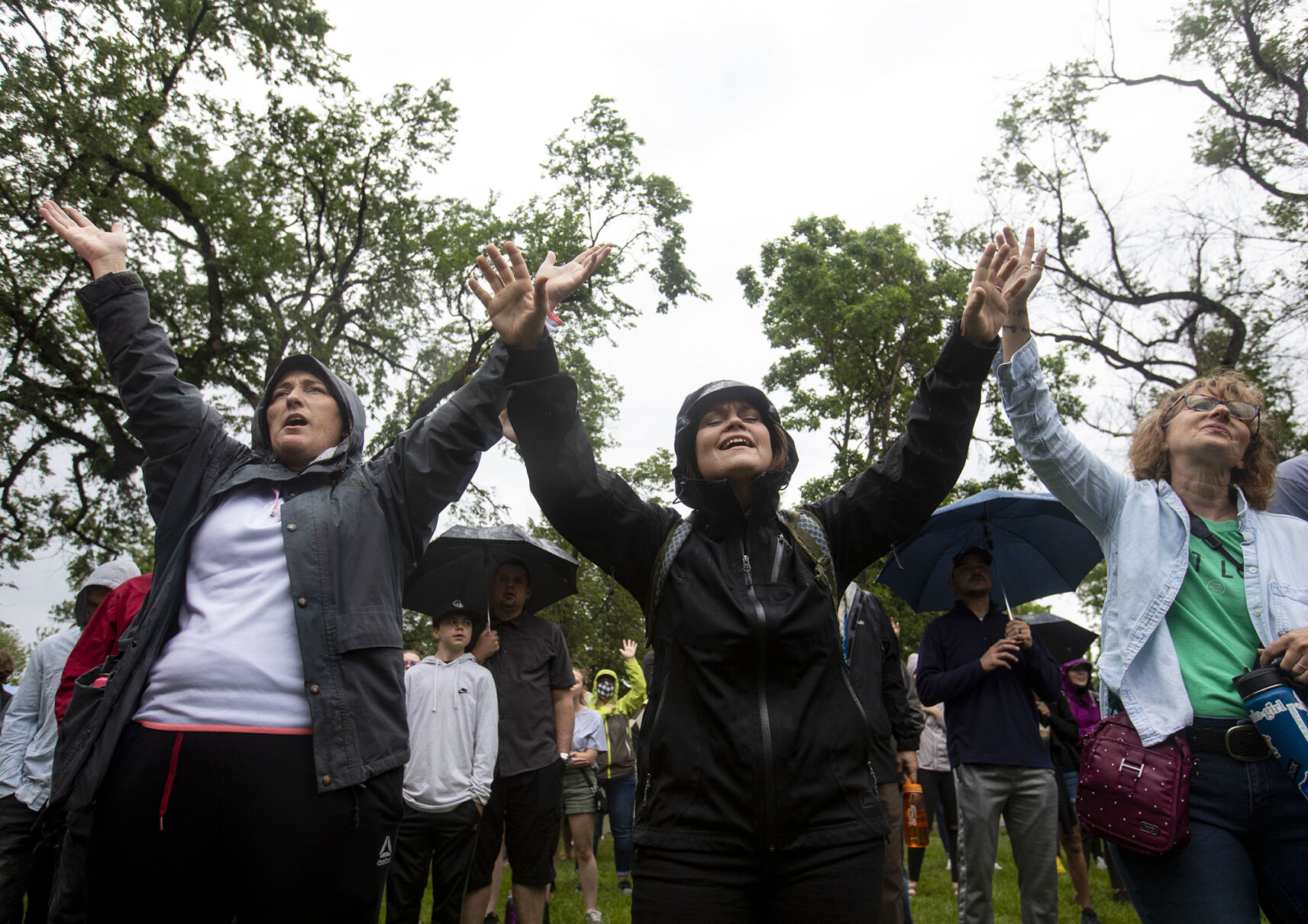 060720-news-prayerwalk 14.jpg